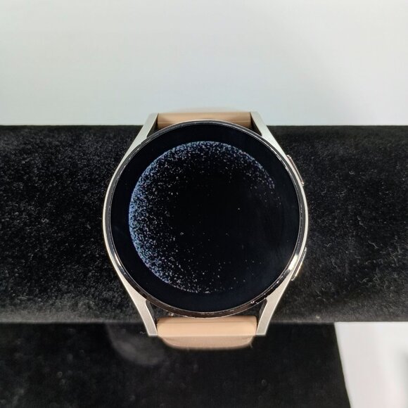 Samsung Galaxy Watch4 (40mm) LTE (UNLOCKED) Smartwatch Tan/Silver SM-865 - Picture 3 of 16